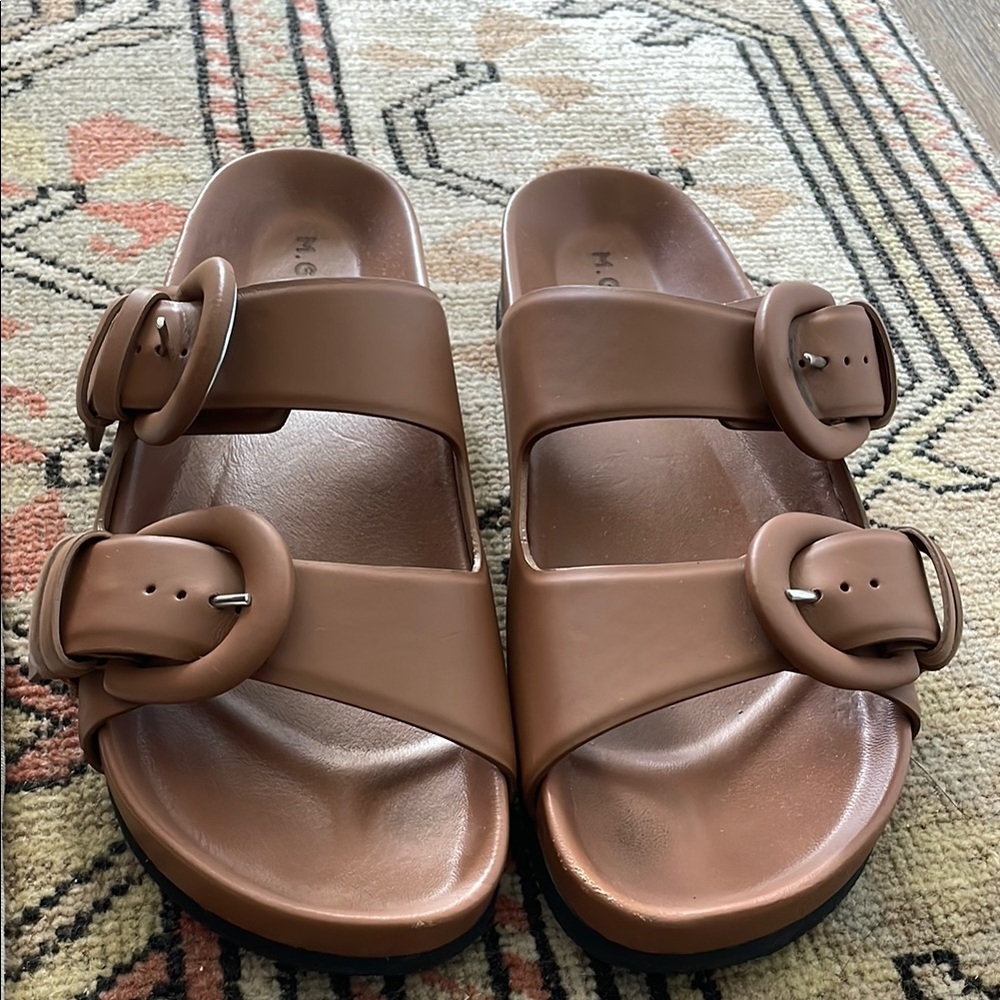M. Gemi Matilde Sandals